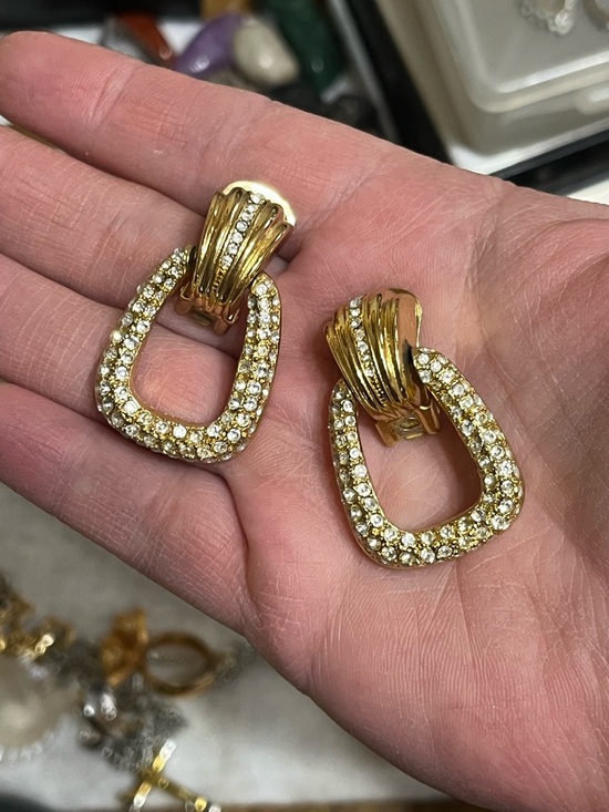 Christian Dior Vintage Clip On Earrings - Picture 10 of 14